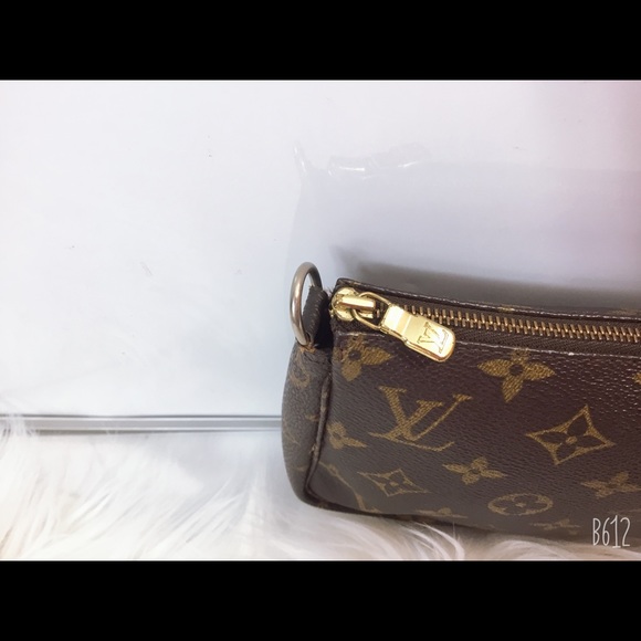 100% Authentic Louis Vuitton Pouchette Accessories - Picture 3 of 8